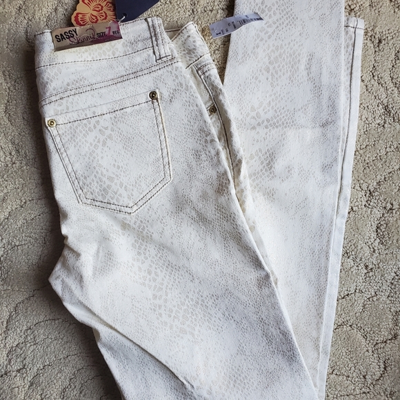 Wallflower Sassy Skinny Jeans | Size 7 | - Picture 3 of 4